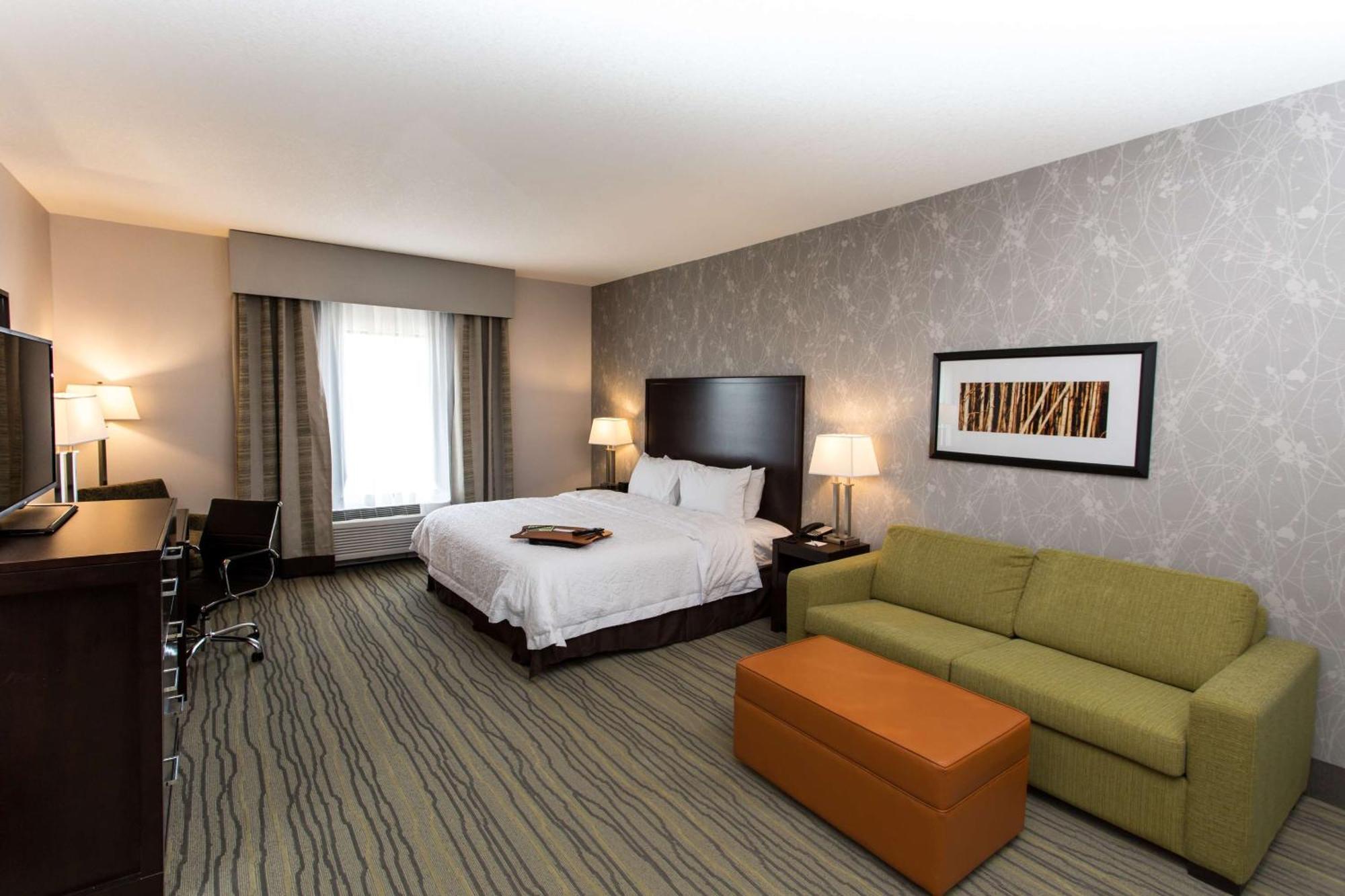 Hampton Inn By Hilton Ллойдмінстер Екстер'єр фото